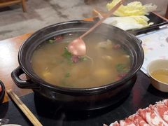 -果松木炭酸菜铜火锅·外婆参鸡汤