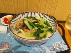 招牌梭边鱼粉-鲜越鲜鱼粉(财富购物中心店)