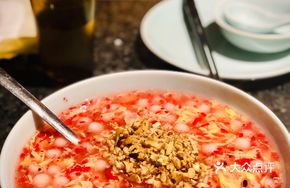 Sweet Rice Balls with Walnut Soup