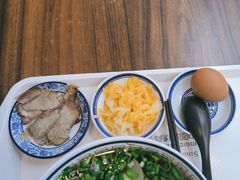 -陇兴楼兰州拉面(西安咸阳国际机场店)