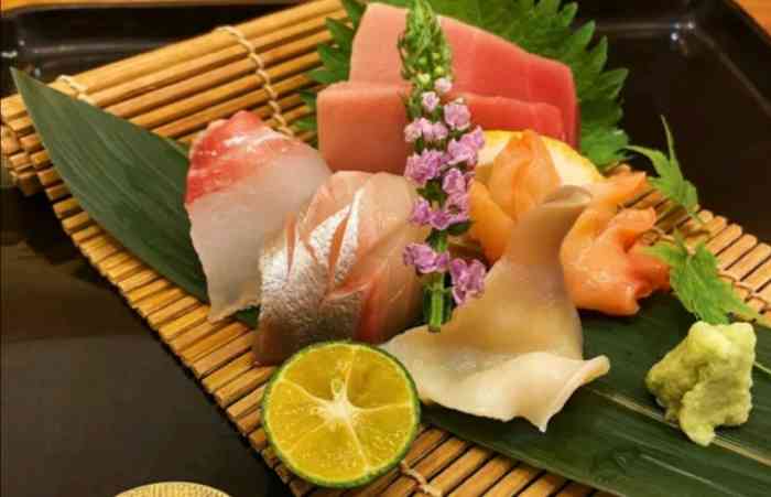 金沢怀石料理-"就在金宝汇里面 好像开了有段时间的样子 .