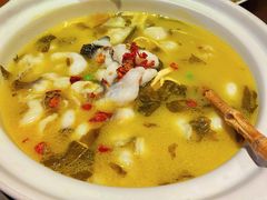 老坛酸菜鱼片-火宫殿·湘菜小吃·商务宴请·生日聚会(市府店)