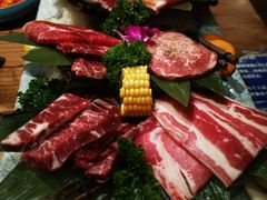 黑牛六拼-明洞阿姨·韩式酱蟹烤肉·创意料理(三元桥店)