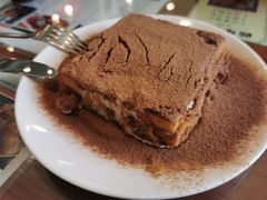 小龙凤漏奶华-小龍鳳餐室(番禺路店)
