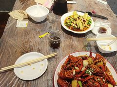 -老街烧烤大排档·地道湖北菜·龙虾馆(汉口火车站店)