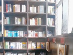 -钟书阁(松江泰晤士小镇店)