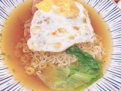 餐肉煎蛋出前一丁-龙记香港茶餐厅(久光百货店)