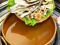 -阿山卓·野生菌火锅·纳西火塘烤肉