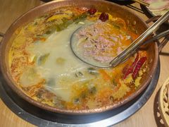 -洱火云南酸菜牛肉火锅(石景山当代商城店)