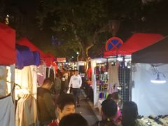 -吴山路夜市