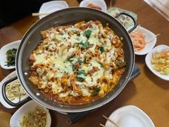 -亲昵春川鸡排(韩国美食街店)