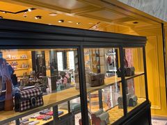 -Gucci(戴高乐机场T 2E)