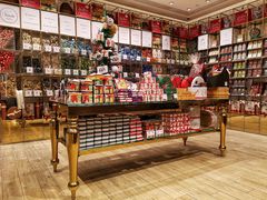 零售区-VENCHI 闻绮(北京国贸商城店)