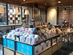 -猫的天空之城概念书店(丽江古城饮玉巷店)