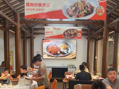 -阿瓦山寨·湘菜现炒·剁椒鱼头王(咸阳总店)