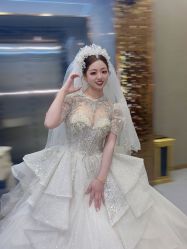 点击看大图 -爱伊人婚纱礼服美妆馆