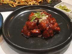 红酒泡沫牛仔粒-荟廷·晶萃(陆家嘴尚悦湾店)