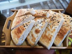 饽饽饼-王明古法砂锅居(开化寺店)