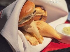 -弦月窗LUNETTE BY AMANDA(复兴路店)