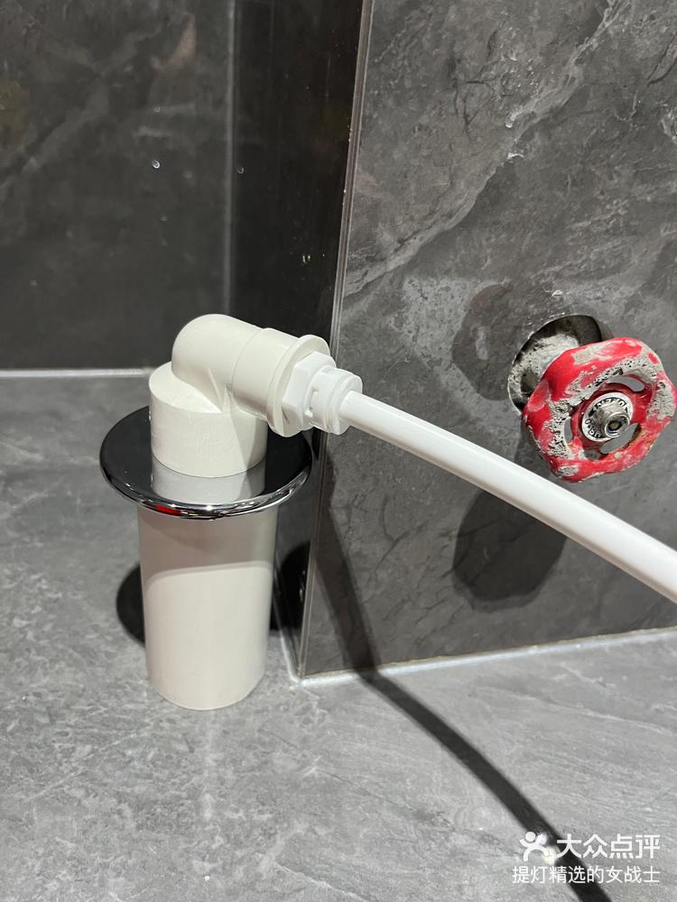 扫地机下水器分水器省空间三通