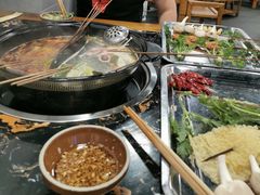 -灌县老妈砂锅串串香(万科红生活广场店)