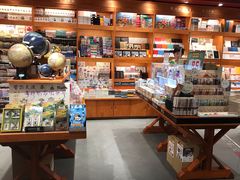 -西西弗书店&矢量咖啡(来福士广场店)