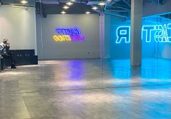 -CASTER跳舞俱乐部