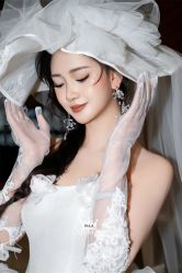 点击看大图 -艾拉·女王婚纱礼服馆