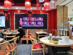 -鲁员外地锅鸡地锅鱼(龙湖江东天街店)
