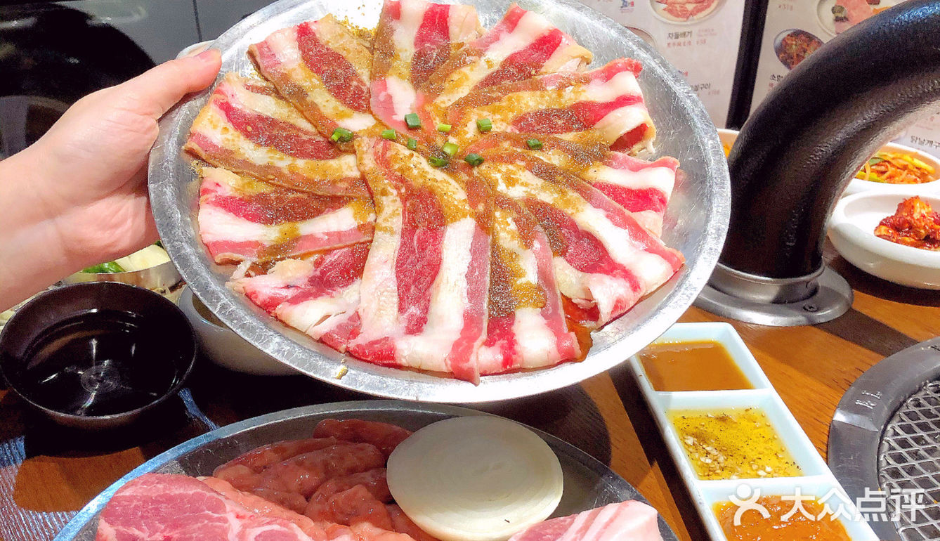 🇰🇷敲有氛围的正宗韩式传统烤肉，仿佛置身韩国