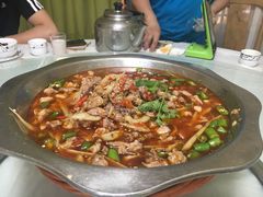 -兔行天下-鸿鹤鲜锅兔(中海国际店)