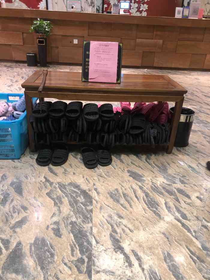 碧波泉水城洗浴(沪闵路店)-"地方挺大的,楼上的汗蒸温度太低了,根本没