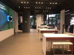 -TESLA 特斯拉(上海太古汇体验店)