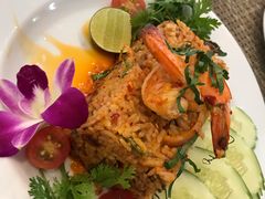 -Chom Cafe and Restaurant