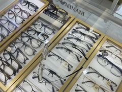 -美式眼镜·授权蔡司.依视路.尼康.豪雅.明月(人民广场店)