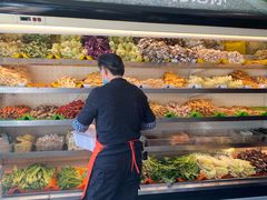自助取餐区-万记麻辣烫国展总店