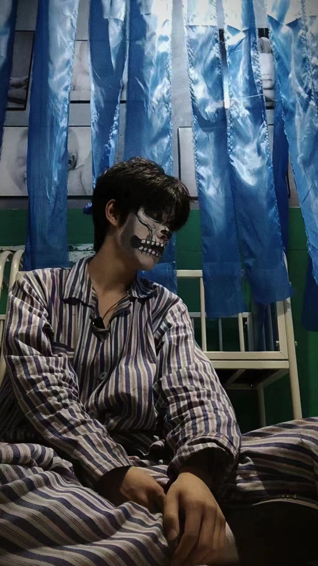 走进长藤鬼校,逼真的场景布置和真人npc