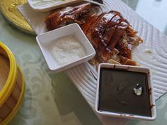 -依江春水烤鸭店