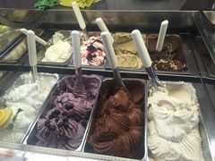 -Gelateria Dondoli