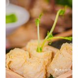 过分了！这家素菜火锅店会给仙女送花花，怎么这么加分🌷