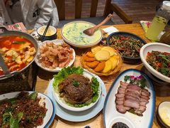 -老滇山寨•云南特色菜•地方菜•民族风情歌舞表演(金碧店)