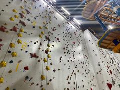 -山之巅攀岩馆(太古城店)