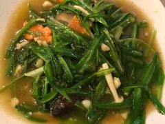 -大树下海鲜饭店