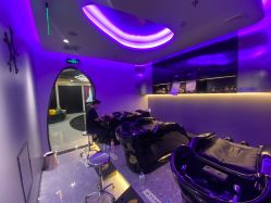 -TOP HAIR SALON