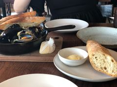 -ROAST coffee & eatery