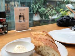 -ROAST coffee & eatery