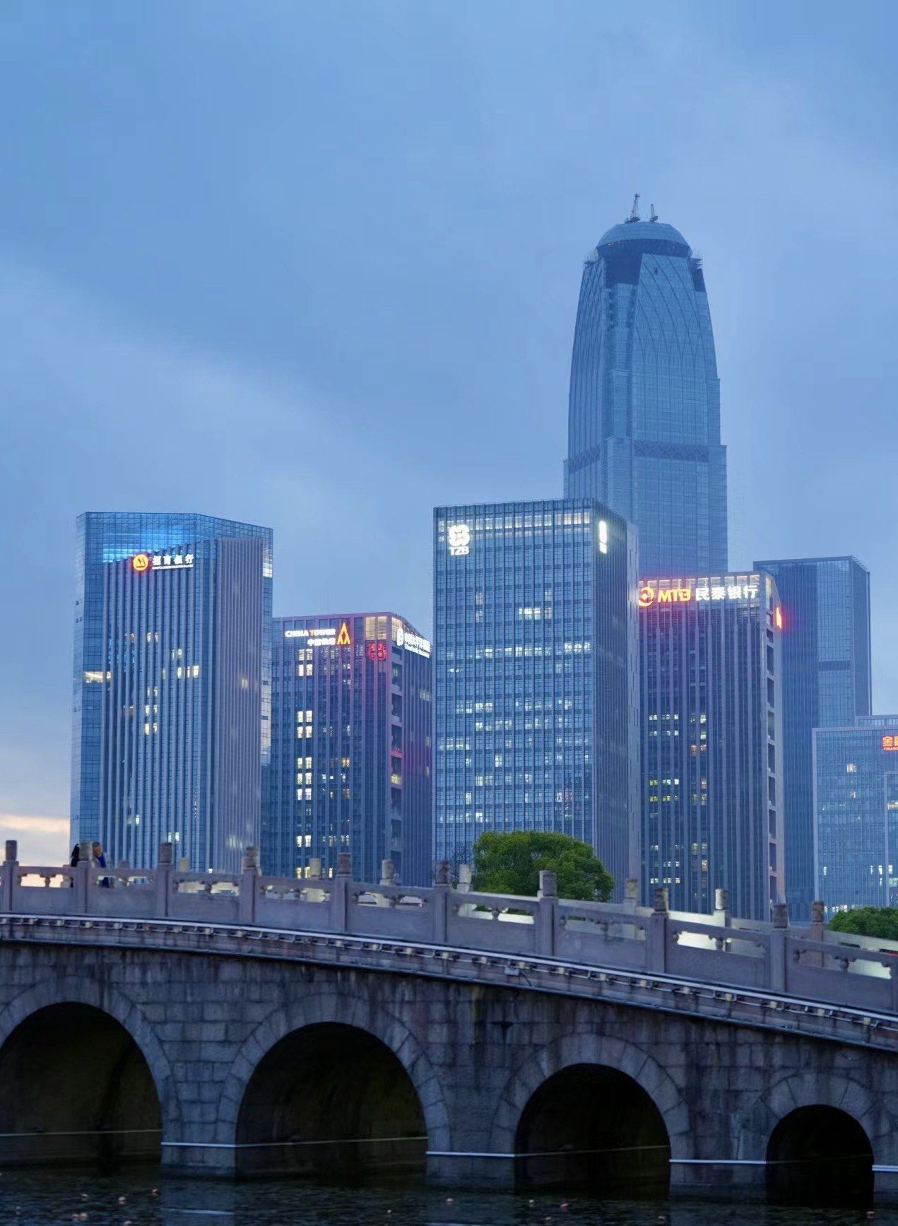 夜色中的城景美,来台州必打卡