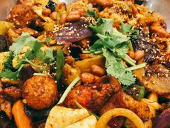 -愉肴麻辣香锅(中山路店)