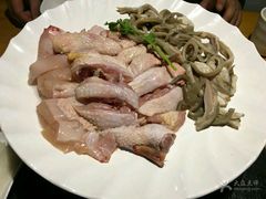 -洪氏嗨捞·广东猪肚鸡·椰子鸡火锅(西咸万象城店)