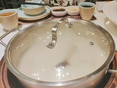 -洪氏嗨捞·猪肚鸡火锅(阳光天地店)
